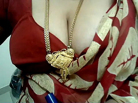 hot pavitra online show from January 22, 6:20 pm