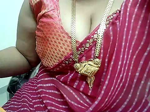 hot pavitra online show from January 24, 6:35 pm