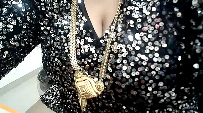 hot pavitra online show from January 31, 6:14 pm