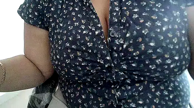 hot pavitra online show from February 5, 4:48 am