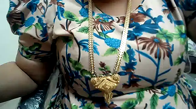 hot pavitra online show from February 8, 6:55 pm