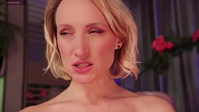 UmaTruewoman online show from January 2, 9:11 am