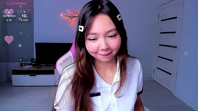 Snapshot of Fluffy_Rose chatting on October 8, 1:58 am Fluffy Rose online show from October 8, 1:58 am