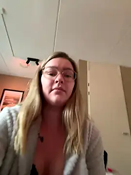 Snapshot of xX_HotCouple_Xx chatting on September 21, 8:49 am xX HotCouple Xx online show from September 21, 8:49 am