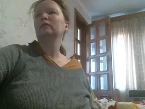 Snapshot of Isolda25 chatting on January 16, 6:35 am Isolda25 online show from January 16, 6:35 am