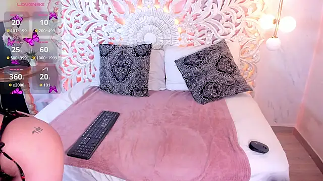 Paiige peach online show from March 13, 6:03 pm