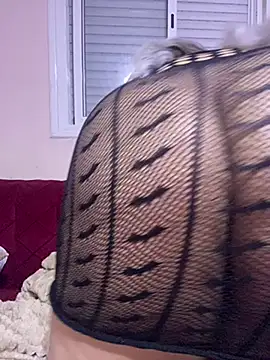 Snapshot of mari_layali chatting on December 4, 3:37 am mari layali online show from December 4, 3:37 am