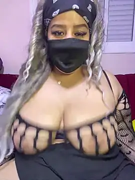 Snapshot of mari_layali chatting on December 6, 7:21 am mari layali online show from December 6, 7:21 am