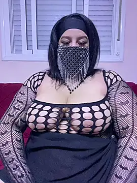 Snapshot of mari_layali chatting on February 22, 2:50 am mari layali online show from February 22, 2:50 am