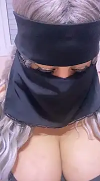 Snapshot of mari_layali chatting on February 24, 6:49 am mari layali online show from February 24, 6:49 am