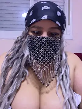Snapshot of mari_layali chatting on February 27, 3:58 am mari layali online show from February 27, 3:58 am
