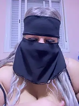 Snapshot of mari_layali chatting on March 3, 11:56 pm mari layali online show from March 3, 11:56 pm