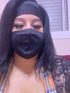Snapshot of mari_layali chatting on March 6, 10:36 pm mari layali online show from March 6, 10:36 pm