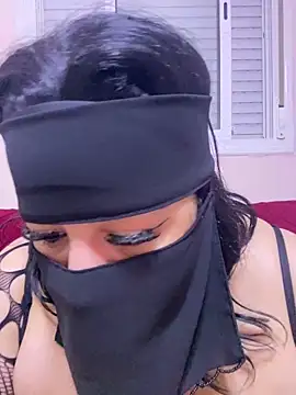 Snapshot of mari_layali chatting on March 15, 12:36 am mari layali online show from March 15, 12:36 am