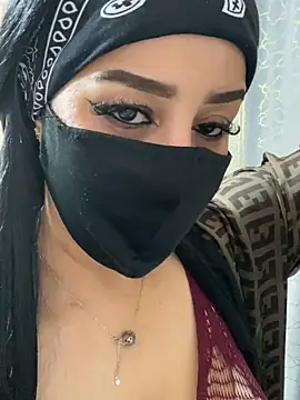 Snapshot of mari_layali chatting on April 27, 11:36 pm mari layali online show from April 27, 11:36 pm