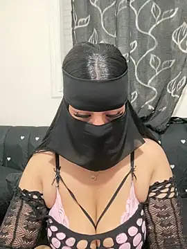 Snapshot of mari_layali chatting on June 17, 8:32 pm mari layali online show from June 17, 8:32 pm