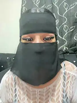 Snapshot of mari_layali chatting on June 23, 10:41 pm mari layali online show from June 23, 10:41 pm