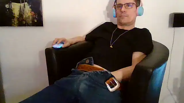 Snapshot of Minm666 chatting on March 9, 10:14 pm Minm666 online show from March 9, 10:14 pm