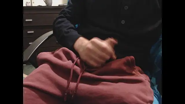 Snapshot of sexualtensionrelation chatting on December 20, 3:24 am sexualtensionrelation online show from December 20, 3:24 am