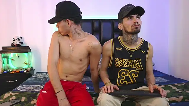 Snapshot of Brutal_Sex_Fucking chatting on February 9, 9:41 pm Brutal Sex Fucking online show from February 9, 9:41 pm