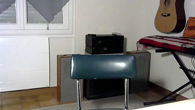 Snapshot of pikachu161616 chatting on December 8, 10:19 am pikachu161616 online show from December 8, 10:19 am