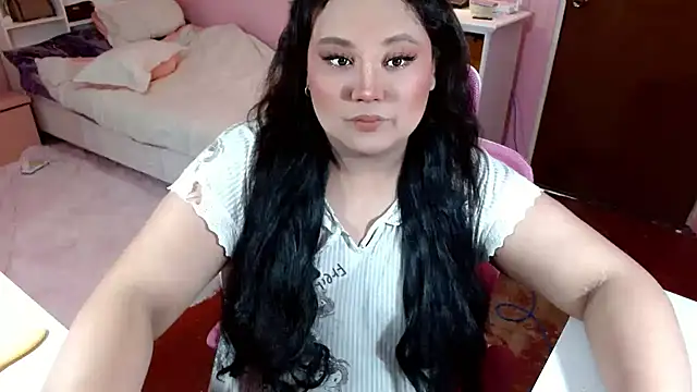 GiannaLopezSmith online show from October 17, 4:59 am