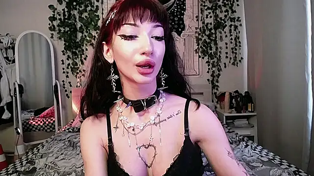 Snapshot of Marcellean chatting on January 12, 10:45 am Marcellean online show from January 12, 10:45 am