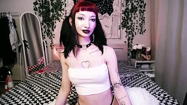 Snapshot of Marcellean chatting on February 4, 4:48 am Marcellean online show from February 4, 4:48 am