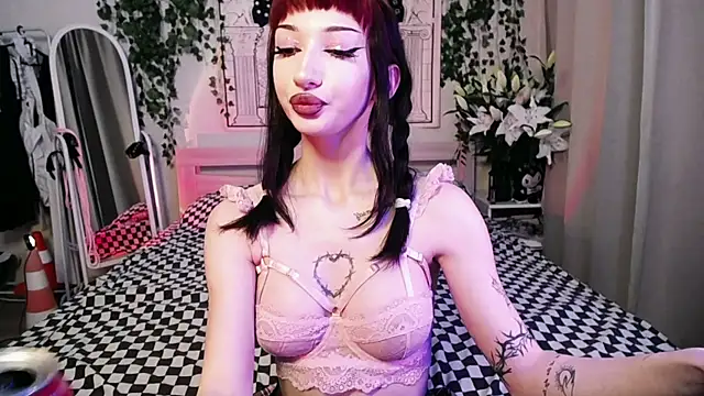 Snapshot of Marcellean chatting on February 18, 1:10 am Marcellean online show from February 18, 1:10 am