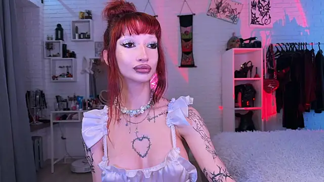 Snapshot of Marcellean chatting on October 13, 3:39 am Marcellean online show from October 13, 3:39 am