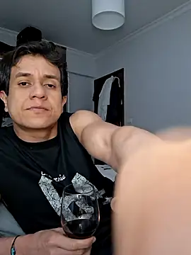 Snapshot of Tulio_maravilha12 chatting on February 24, 8:18 pm Tulio maravilha12 online show from February 24, 8:18 pm