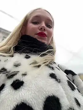 Snapshot of Milkyy_wway chatting on January 31, 7:29 am Milkyy wway online show from January 31, 7:29 am