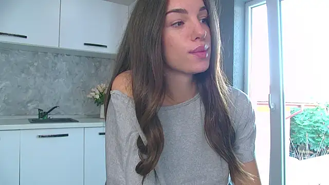 Snapshot of IrisMonn chatting on June 25, 4:34 am IrisMonn online show from June 25, 4:34 am