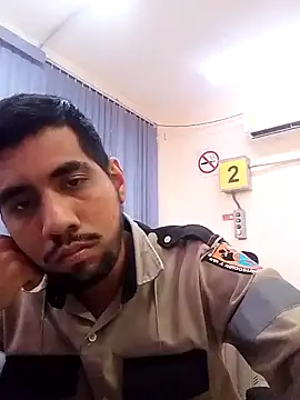 Snapshot of EnriquePersian197 chatting on January 13, 6:59 pm EnriquePersian197 online show from January 13, 6:59 pm