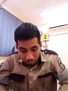 Snapshot of EnriquePersian197 chatting on March 3, 6:33 pm EnriquePersian197 online show from March 3, 6:33 pm