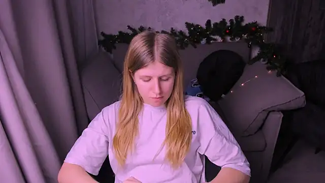 Snapshot of kirraa_ chatting on December 13, 9:41 pm kirraa  online show from December 13, 9:41 pm