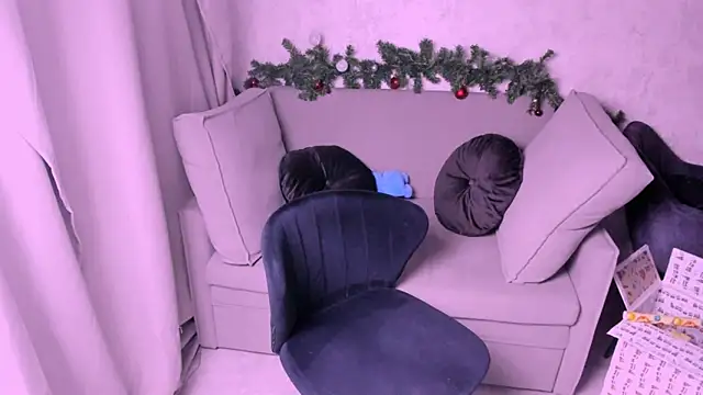 Snapshot of kirraa_ chatting on December 22, 10:15 pm kirraa  online show from December 22, 10:15 pm