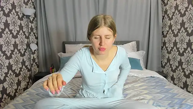 Snapshot of kirraa_ chatting on October 7, 4:15 pm kirraa  online show from October 7, 4:15 pm