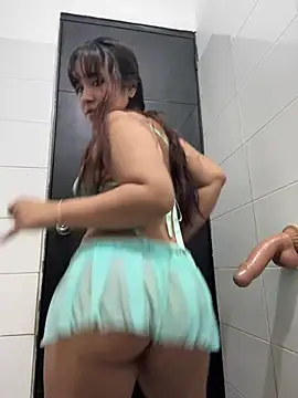 Snapshot of melyescobar chatting on February 18, 3:57 am melyescobar online show from February 18, 3:57 am