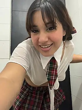 Snapshot of melyescobar chatting on March 20, 3:33 am melyescobar online show from March 20, 3:33 am