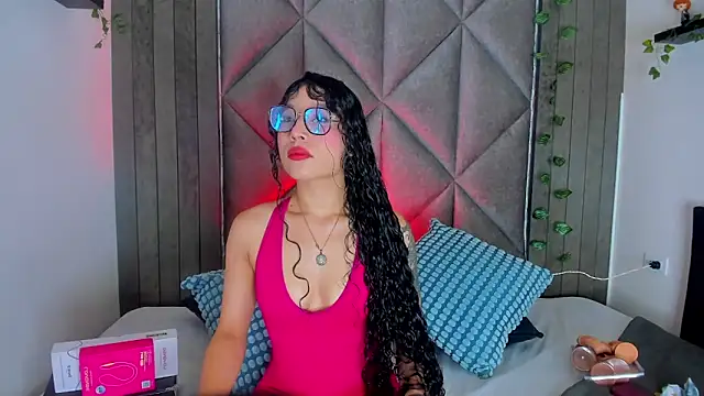 BriaConner  online show from March 31, 2:57 am