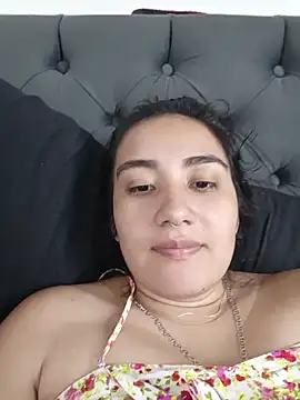 Snapshot of Hellen_Alex chatting on February 2, 1:43 pm Hellen Alex online show from February 2, 1:43 pm