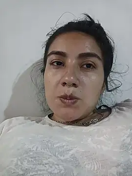 Snapshot of Hellen_Alex chatting on February 14, 4:37 pm Hellen Alex online show from February 14, 4:37 pm