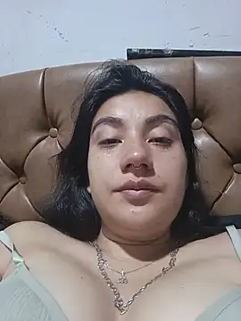 Snapshot of Hellen_Alex chatting on May 27, 2:25 pm Hellen Alex online show from May 27, 2:25 pm