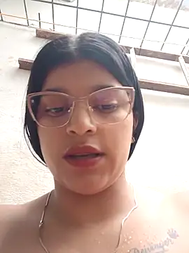 naughty-girl01 online show from March 6, 1:46 pm