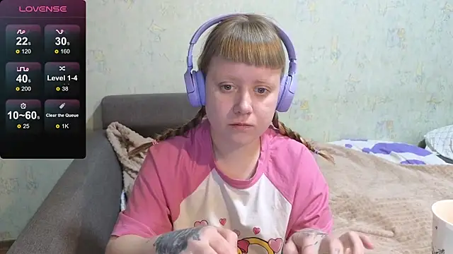 Snapshot of June_shy0 chatting on February 5, 8:30 am June shy0 online show from February 5, 8:30 am