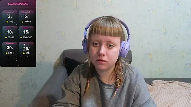 Snapshot of June_shy0 chatting on February 6, 8:07 am June shy0 online show from February 6, 8:07 am