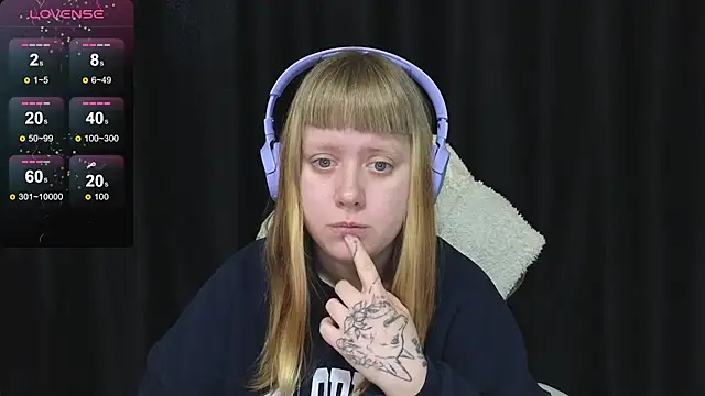 Snapshot of June_shy0 chatting on February 21, 6:58 am June shy0 online show from February 21, 6:58 am