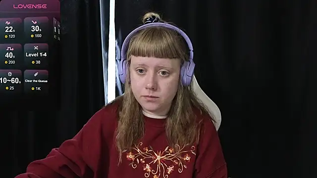 Snapshot of June_shy0 chatting on April 26, 7:06 am June shy0 online show from April 26, 7:06 am