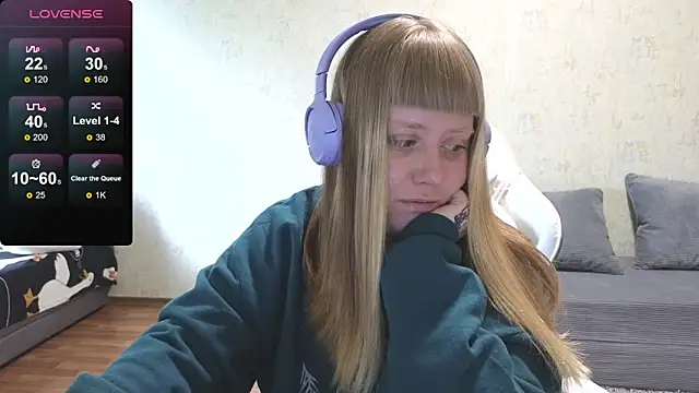 Snapshot of June_shy0 chatting on May 7, 8:31 am June shy0 online show from May 7, 8:31 am